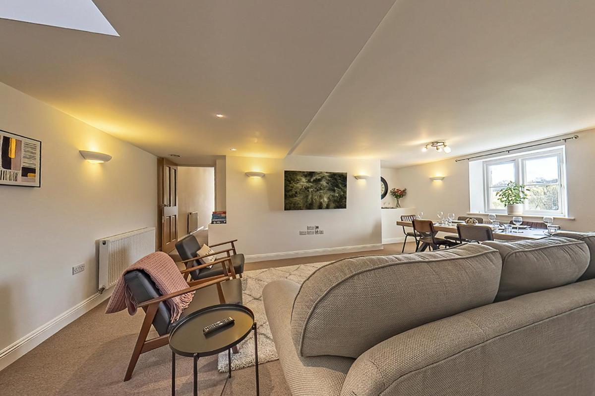 3 Bedroom Barn Conversion With Hot Tub-Garden View - Ty Cerrig Barn คอร์เวน ภายนอก รูปภาพ
