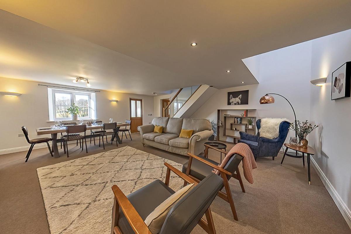 3 Bedroom Barn Conversion With Hot Tub-Garden View - Ty Cerrig Barn คอร์เวน ภายนอก รูปภาพ