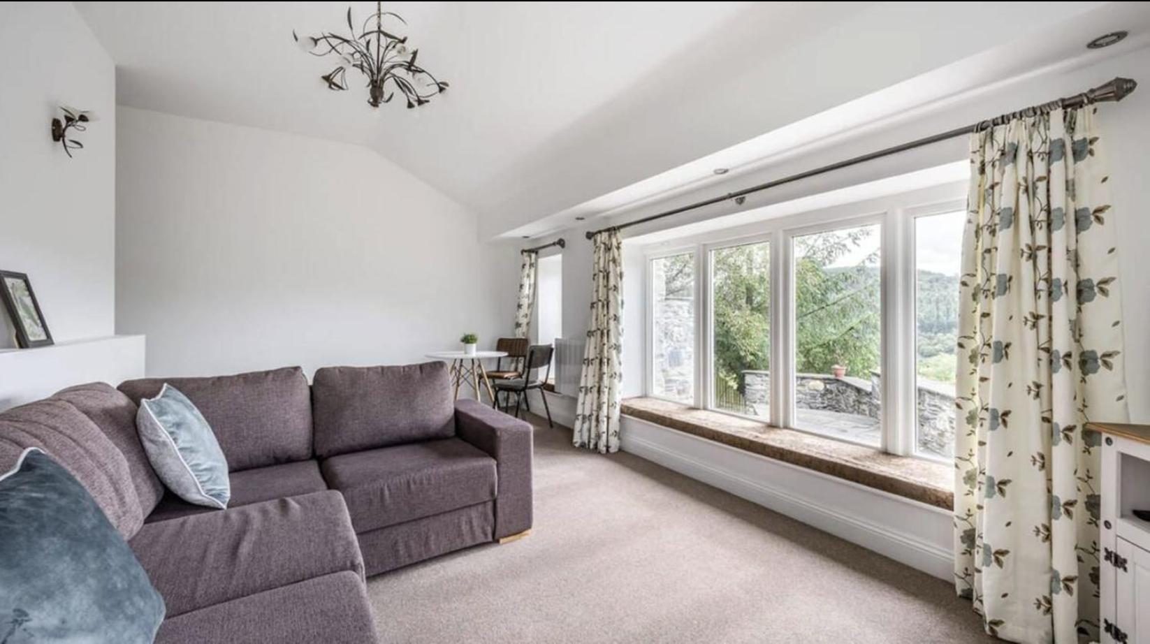3 Bedroom Barn Conversion With Hot Tub-Garden View - Ty Cerrig Barn คอร์เวน ภายนอก รูปภาพ